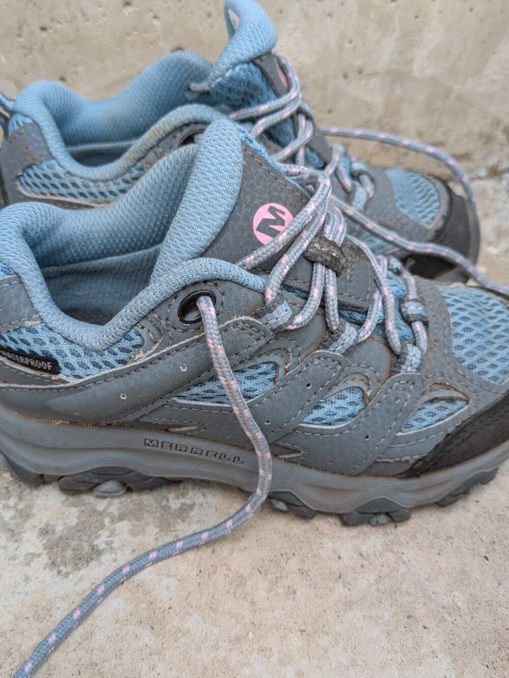 Toddler Merrell hiking shoes - Picture 3 of 8